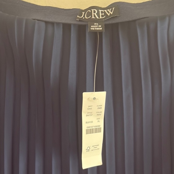 Navy J.Crew Women’s Pleated Skirt - Picture 8 of 9